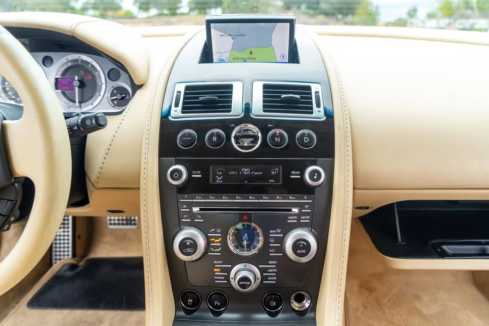 2009 Aston Martin V8 Vantage (2006-2017) - Image 11 of 12