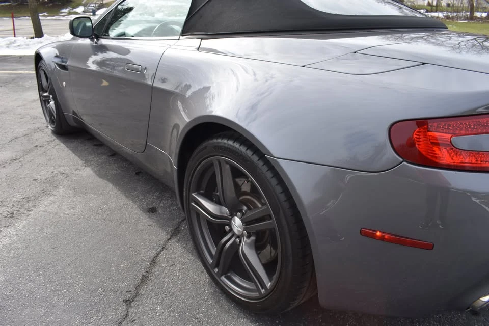 2009 Aston Martin Vantage - Image 12 of 20
