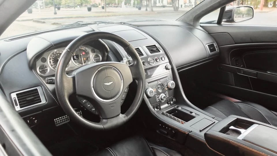 2009 Aston Martin V8 Vantage (2006-2017) - Image 10 of 12