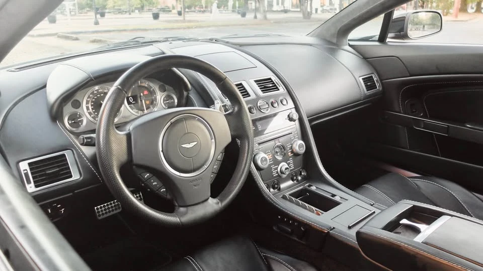 2009 Aston Martin V8 Vantage (2006-2017) - Image 10 of 13