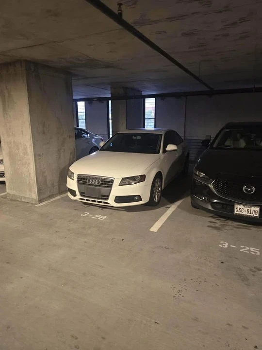 2009 Audi B8 A4 - Image 2 of 2