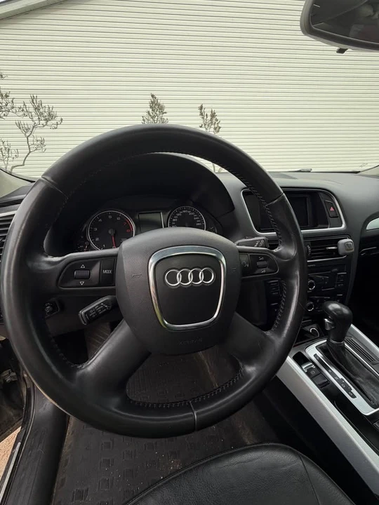 2009 Audi 8R Q5 - Image 2 of 15