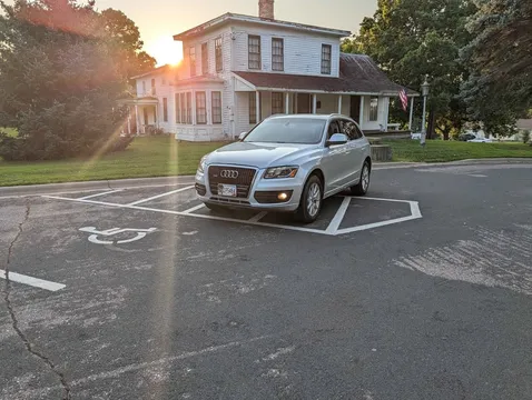 2009 Audi Q5 3.2 Quattro Premium Plus Sport Utility 4D