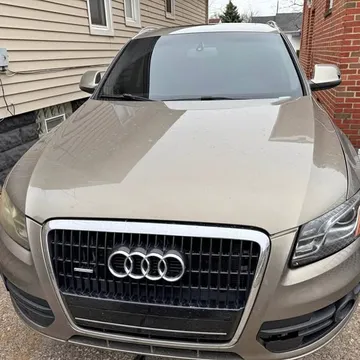 2009 Audi Q5 3.2 Quattro Premium Sport Utility 4D