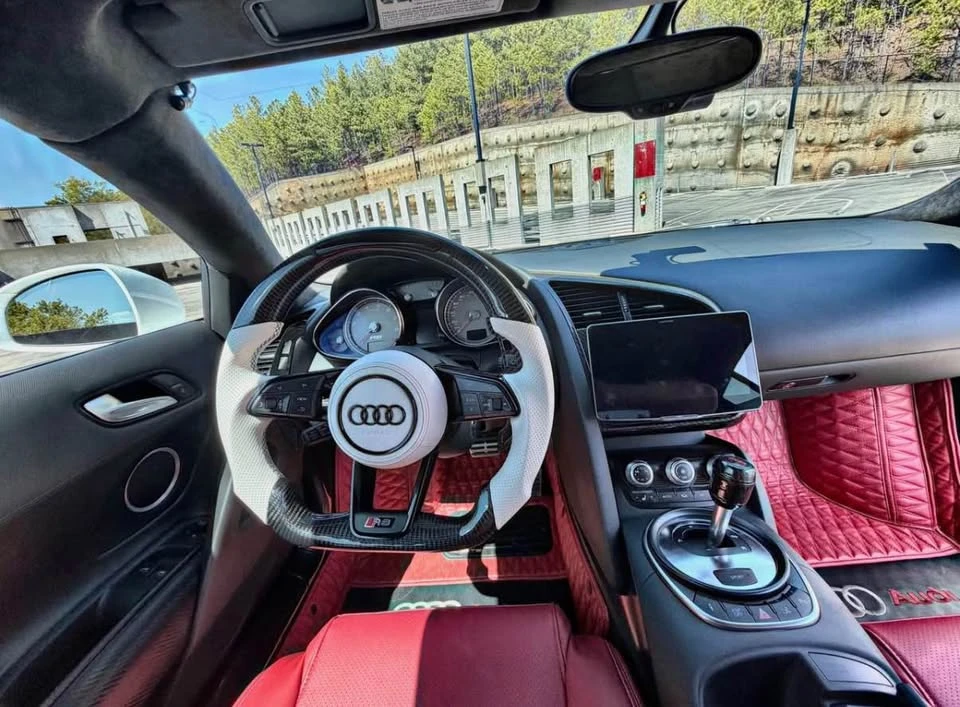2009 Audi 42 R8 - Image 13 of 16