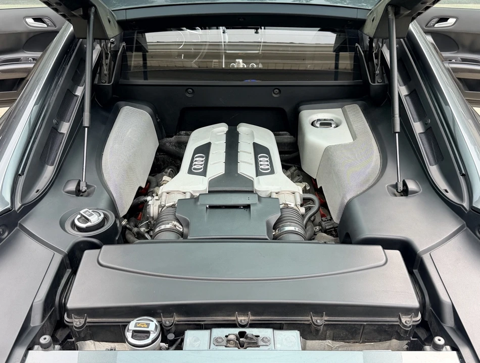 2009 Audi 42 R8 - Image 28 of 31