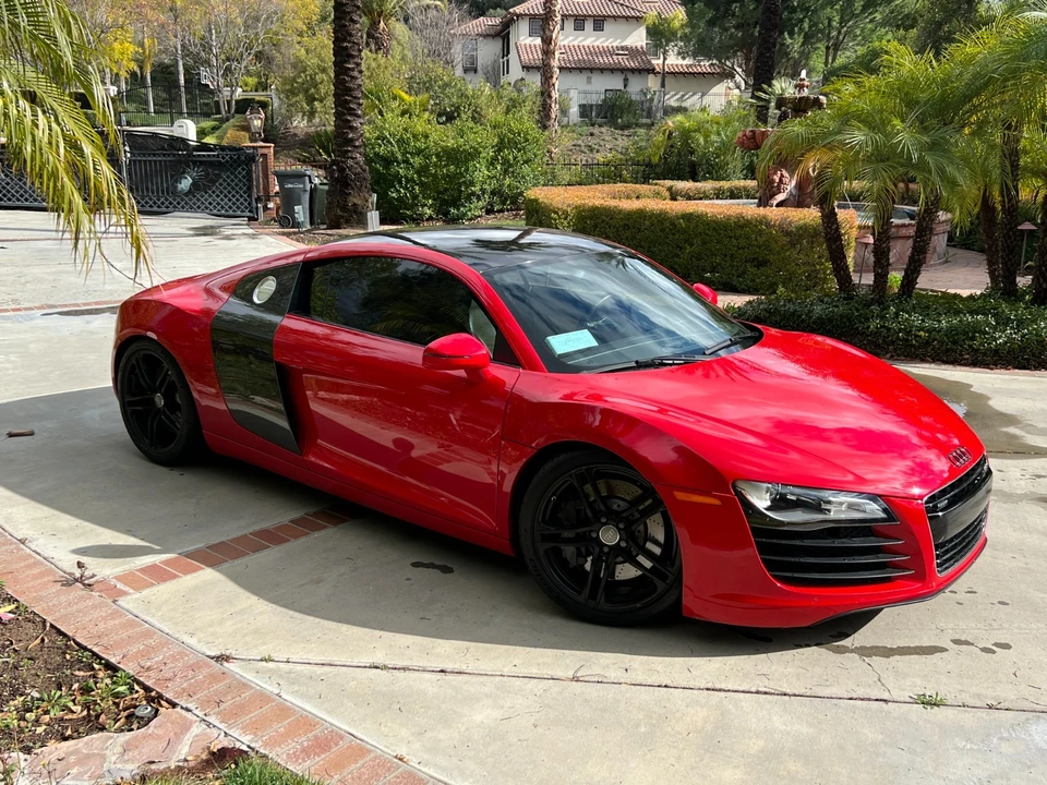 2009 Audi 42 R8 - Image 2 of 8