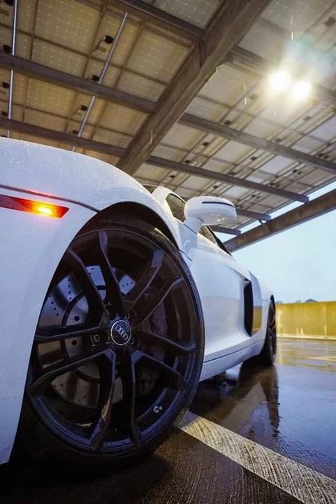 2009 Audi 42 R8 - Image 12 of 14