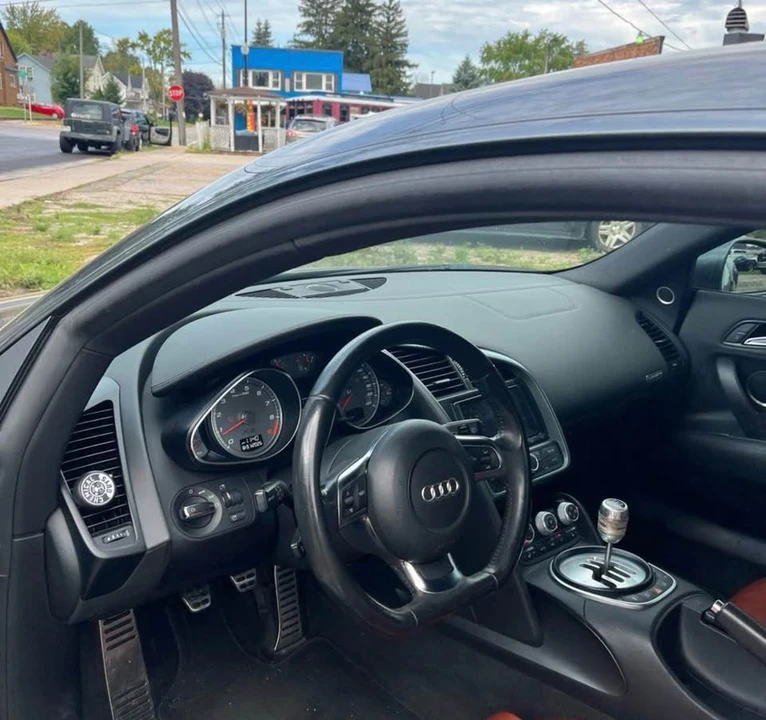 2009 Audi 42 R8 - Image 2 of 4