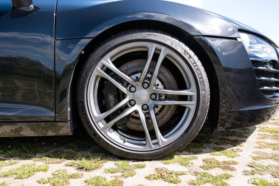 2009 Audi 42 R8 - Image 17 of 30