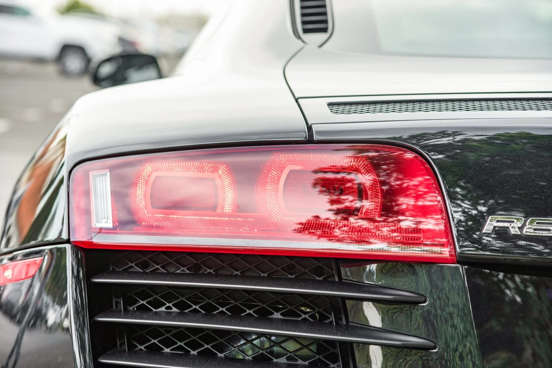 2009 Audi 42 R8 - Image 25 of 31