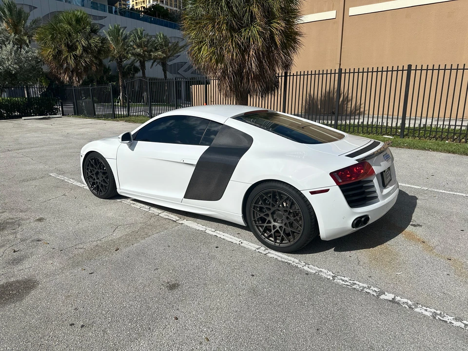 2009 Audi 42 R8 - Image 8 of 31