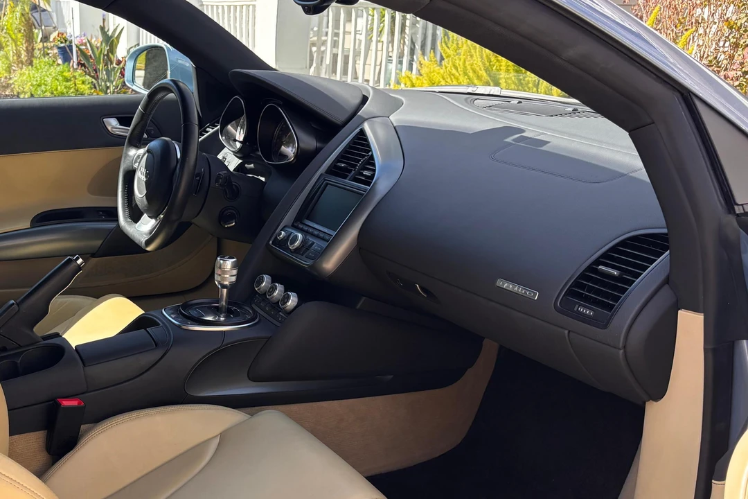 2009 Audi 42 R8 - Image 25 of 31