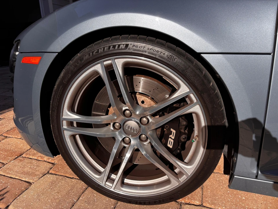 2009 Audi 42 R8 - Image 19 of 31