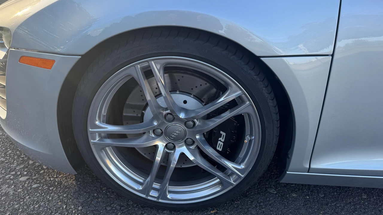 2009 Audi 42 R8 - Image 30 of 31