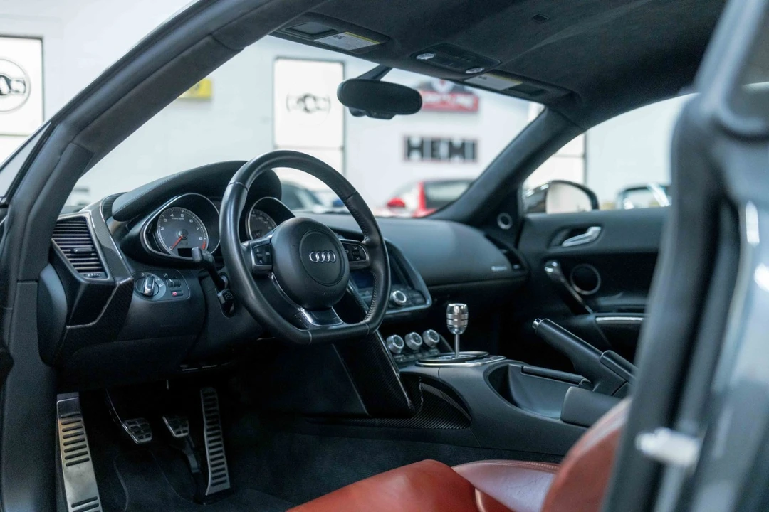 2009 Audi 42 R8 - Image 2 of 12