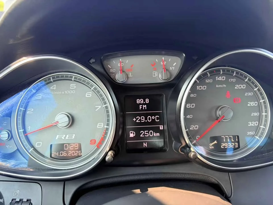2009 Audi 42 R8 - Image 10 of 13