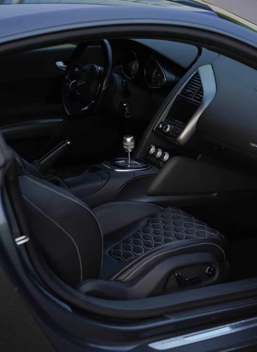 2009 Audi 42 R8 - Image 9 of 12