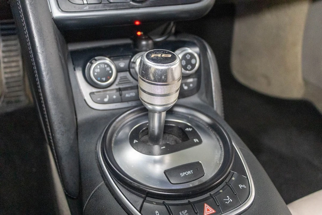 2009 Audi 42 R8 - Image 15 of 31
