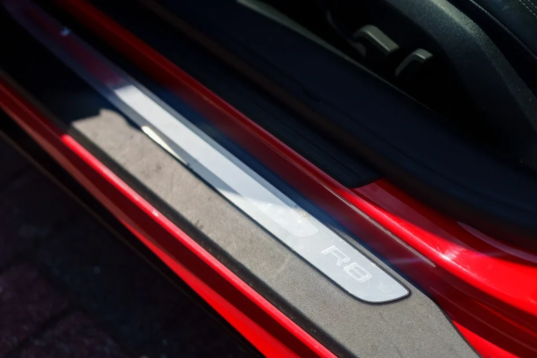 2009 Audi 42 R8 - Image 8 of 30