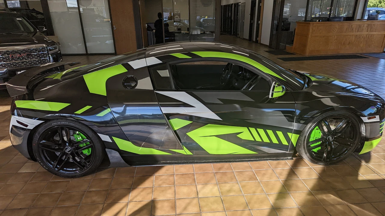 2009 Audi 42 R8 - Image 2 of 14