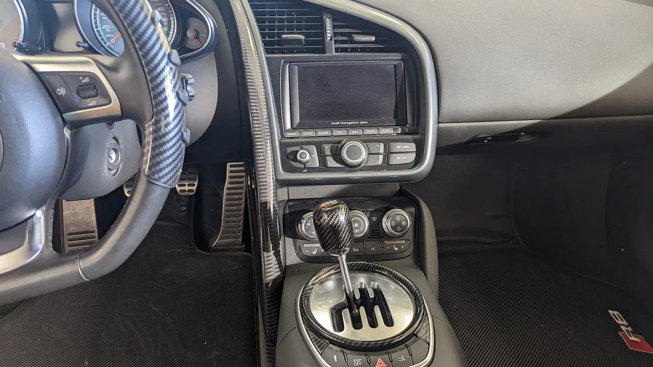 2009 Audi 42 R8 - Image 7 of 14