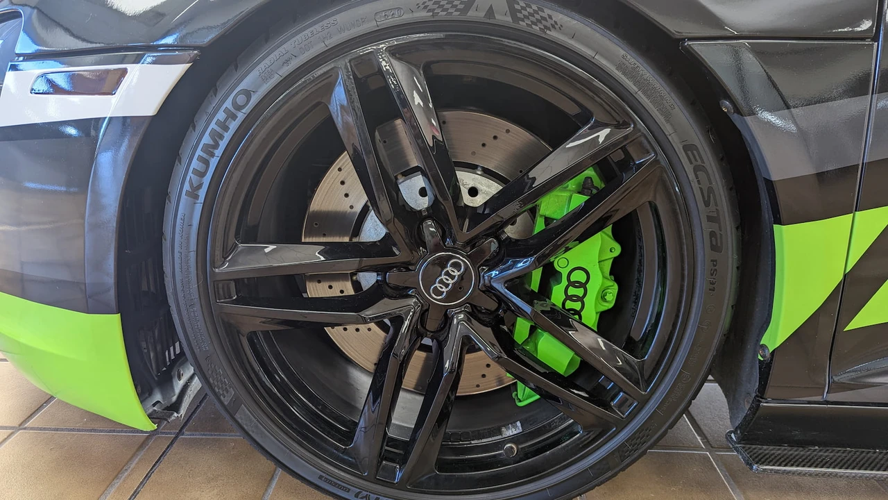 2009 Audi 42 R8 - Image 10 of 14