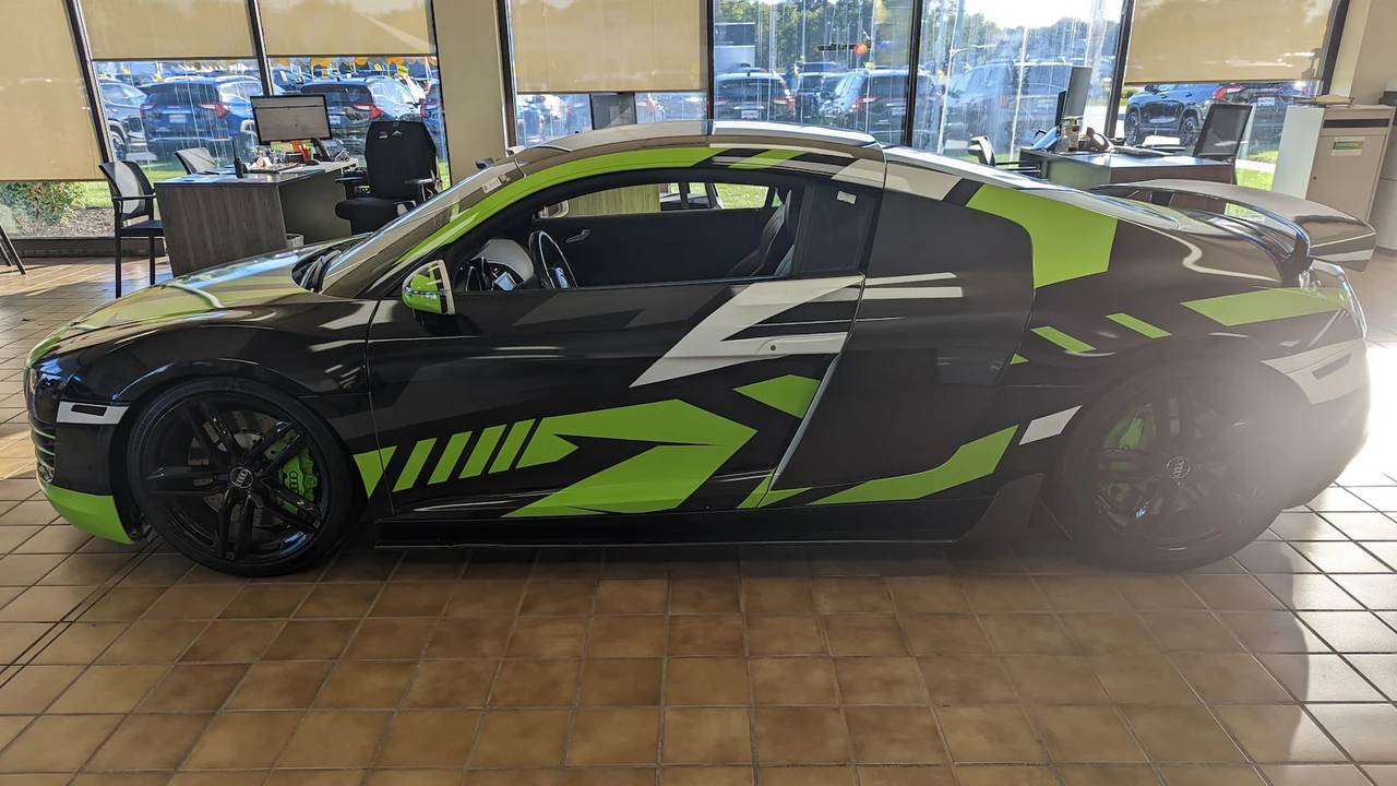 2009 Audi 42 R8 - Image 12 of 14