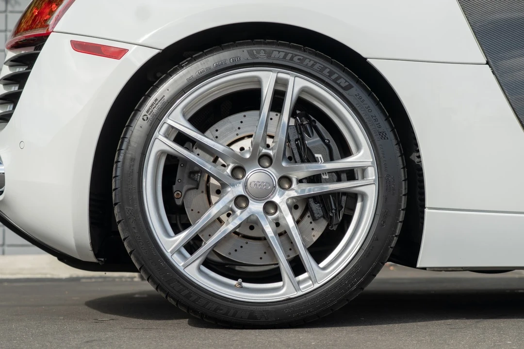 2009 Audi 42 R8 - Image 11 of 21