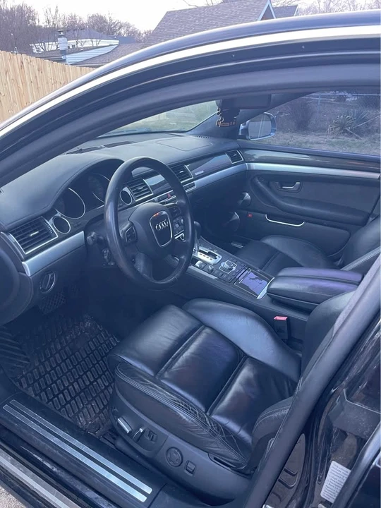 2009 Audi S8 - Image 6 of 11
