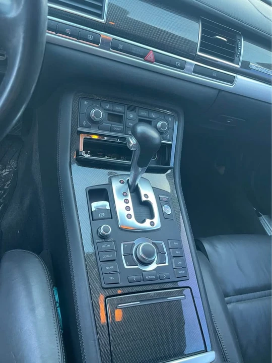 2009 Audi S8 - Image 9 of 11