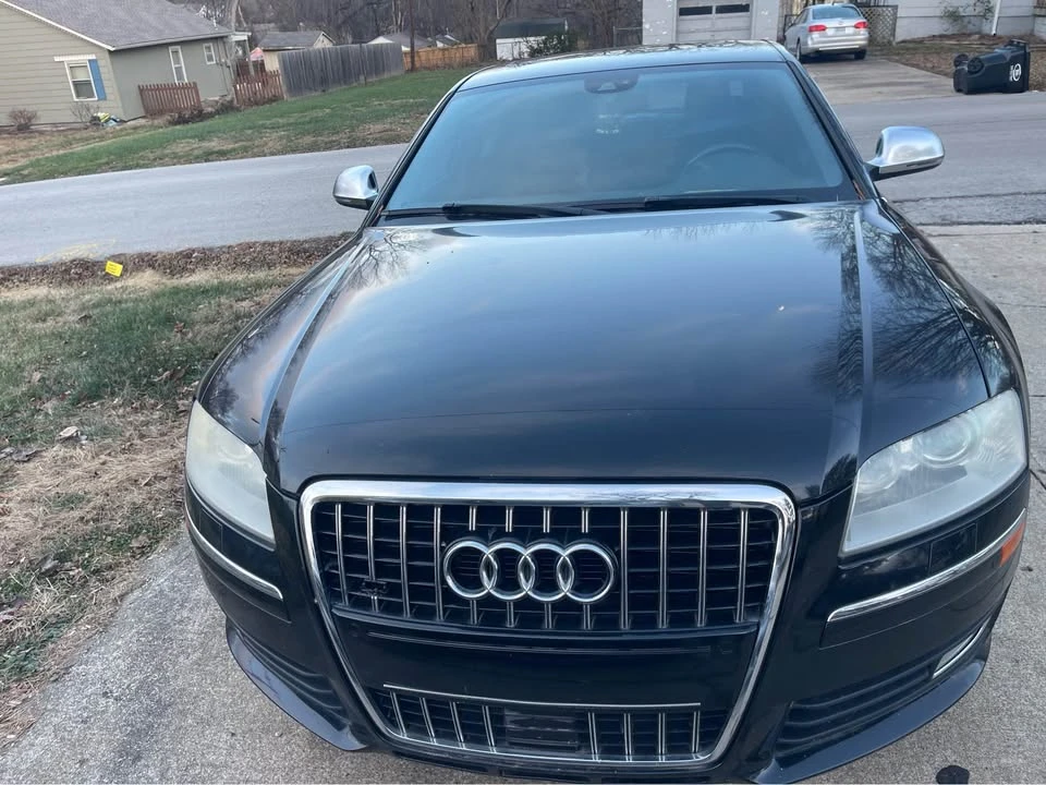 2009 Audi S8 - Image 2 of 11