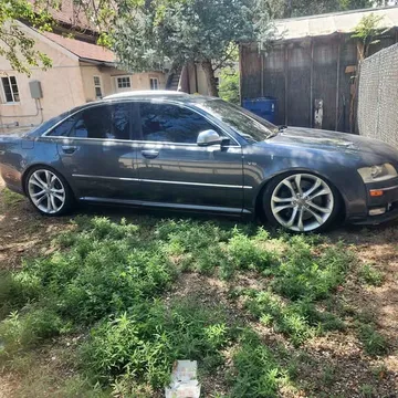 2009 Audi S8