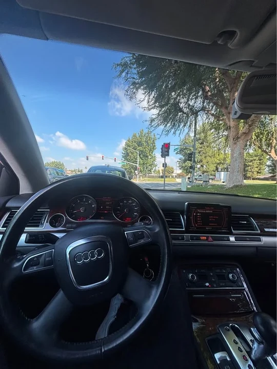 2009 Audi D4 A8 - Image 2 of 8
