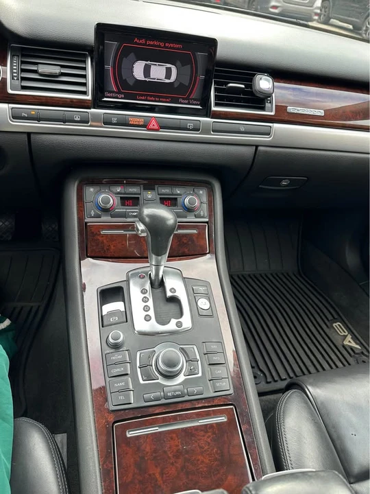 2009 Audi D3 A8 - Image 8 of 10