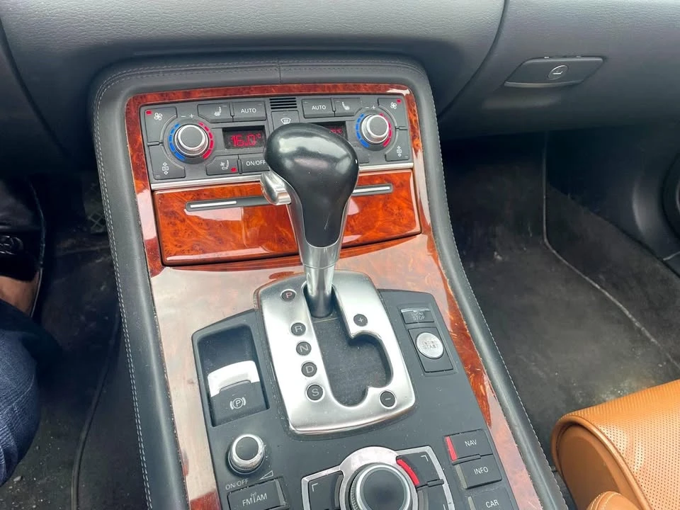2009 Audi D3 A8 - Image 12 of 17