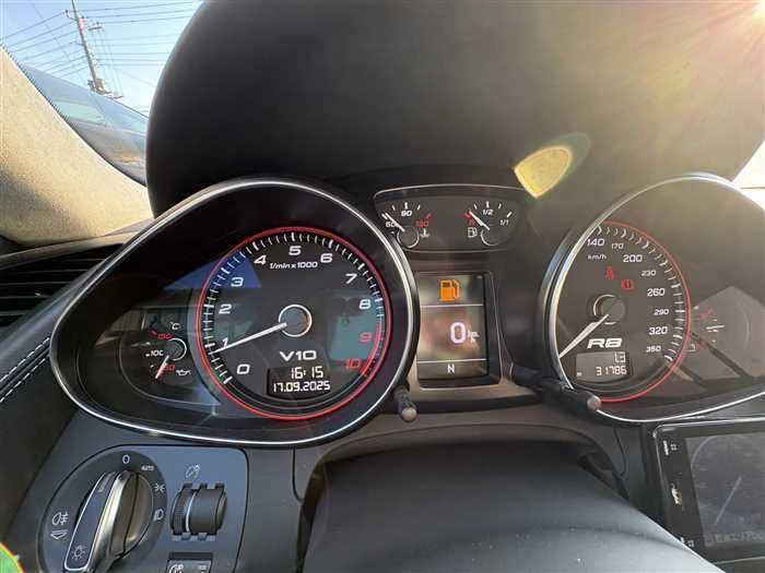 2009 Audi 42 R8 - Image 8 of 8