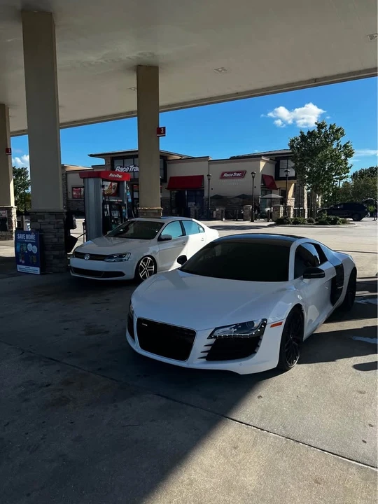 2009 Audi 42 R8 - Image 7 of 15