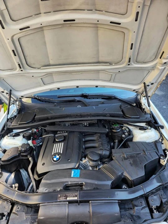 2009 BMW E90 3 Series Sedan - Image 7 of 9
