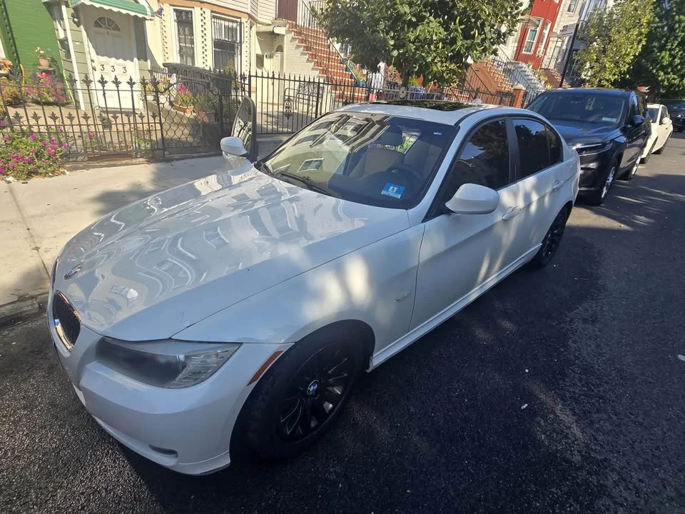 2009 BMW E90 3 Series Sedan - Image 2 of 9