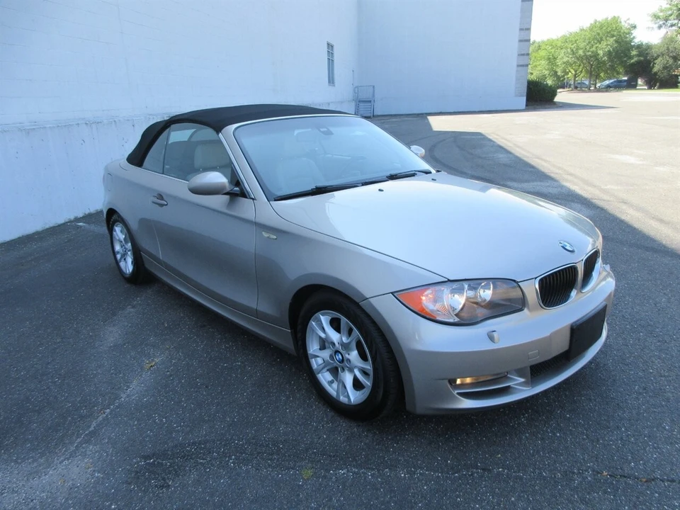2009 BMW E81/E82/E88 1 Series - Image 23 of 24