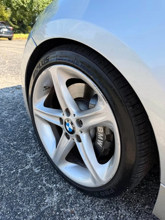 2009 BMW E82 135i & 135is - Image 17 of 20