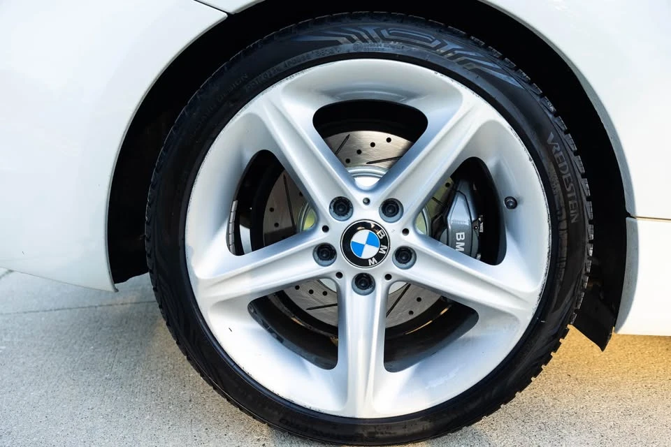 2009 BMW E82 135i & 135is - Image 11 of 17