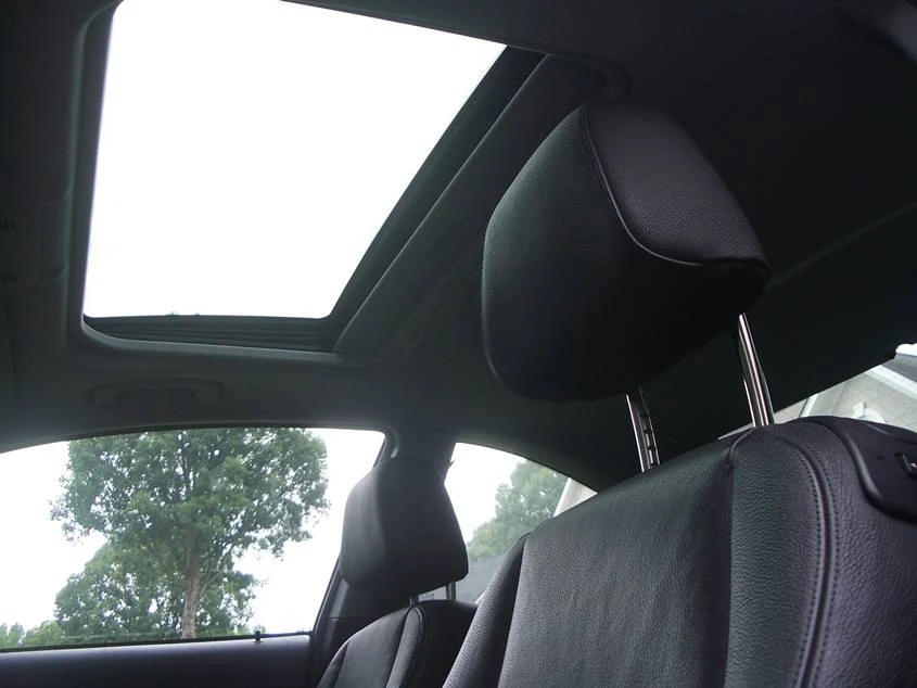 2009 BMW E82 135i & 135is - Image 15 of 23