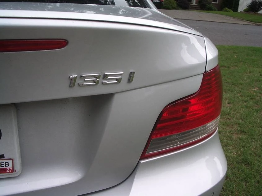 2009 BMW E82 135i & 135is - Image 11 of 23