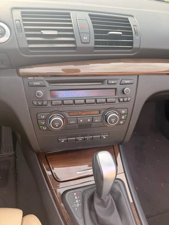 2009 BMW E81/E82/E88 1 Series - Image 13 of 14