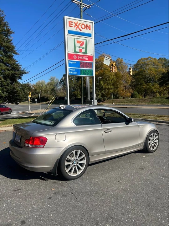 2009 BMW E81/E82/E88 1 Series - Image 2 of 8