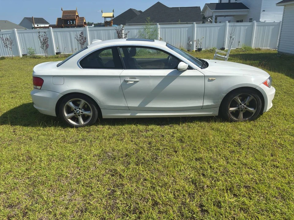 2009 BMW E81/E82/E88 1 Series - Image 2 of 4