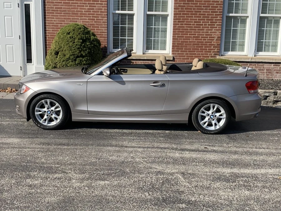 2009 BMW E81/E82/E88 1 Series - Image 2 of 10