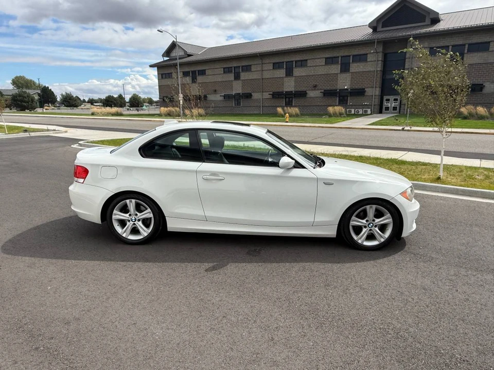 2009 BMW E81/E82/E88 1 Series - Image 2 of 17